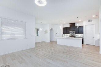 Building Photo - 689 Monteverdi Peak St