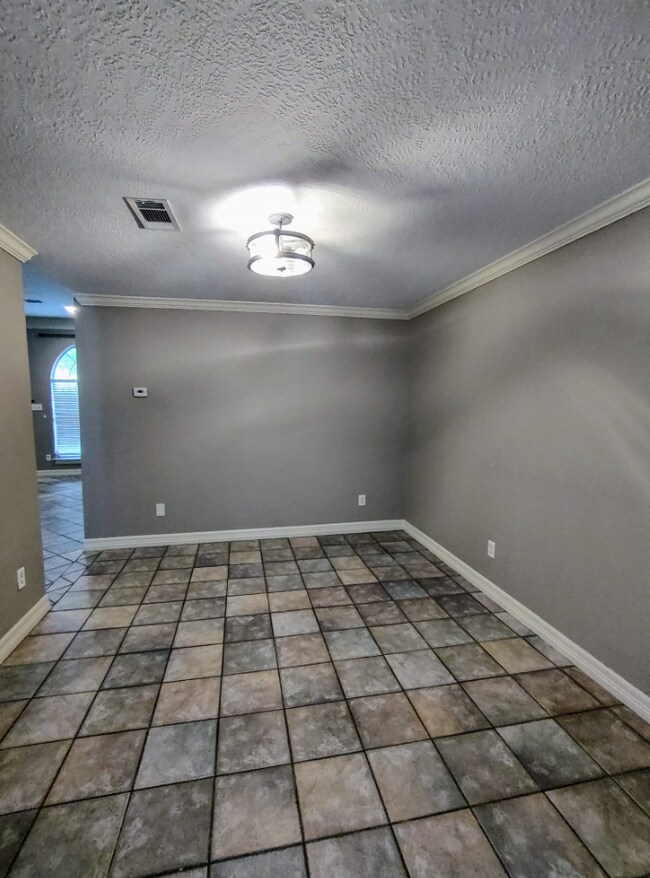 Building Photo - 1 Briar Oak Cir