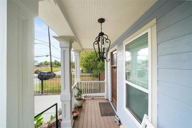 Building Photo - 1420 E 31st St