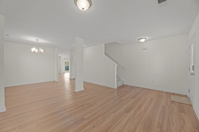 Foto del edificio - Lake View Four Bedroom 2.5 Bath Home