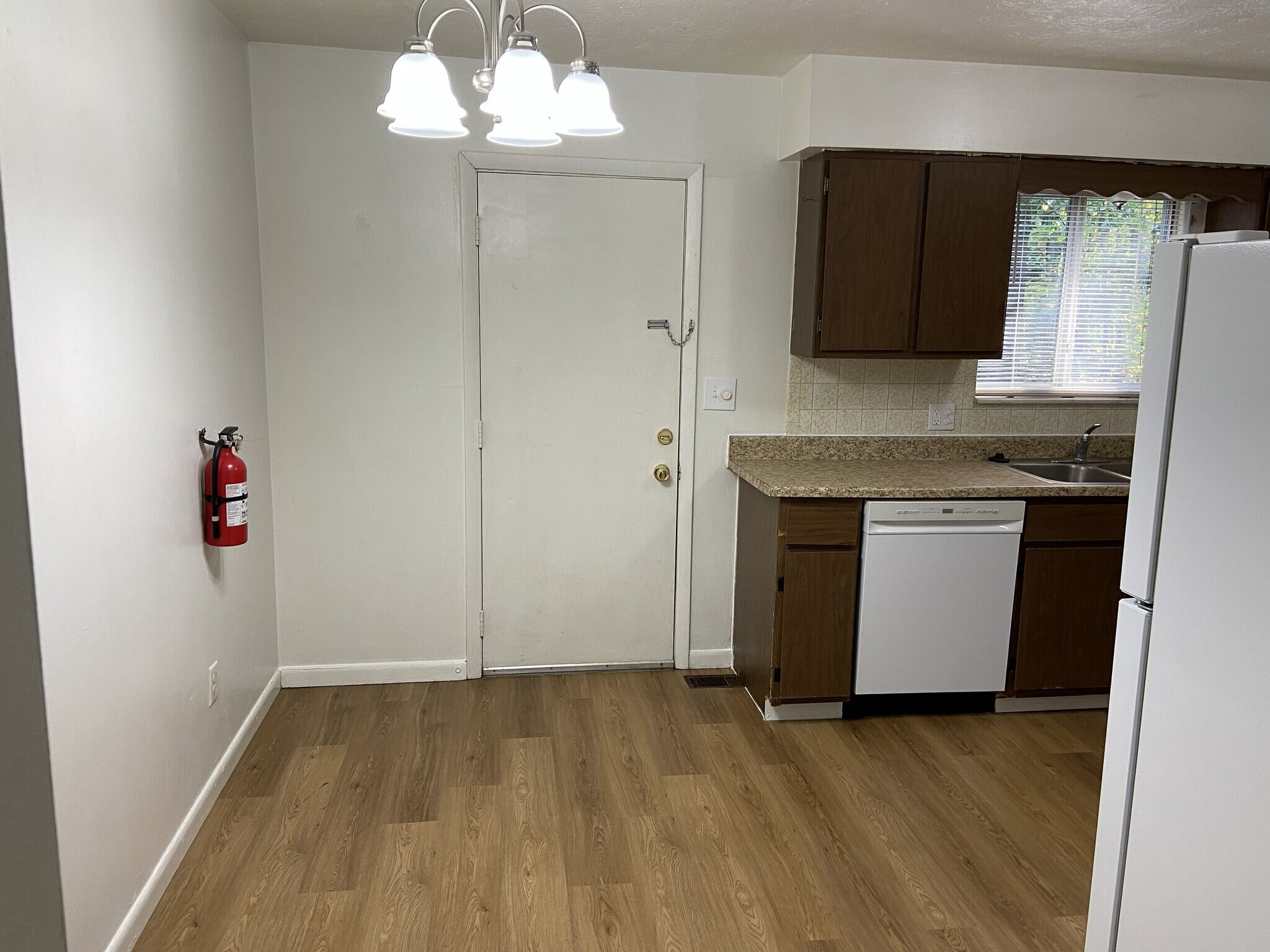 1790 Cromwell Dr Akron, OH 44313 – photo 4