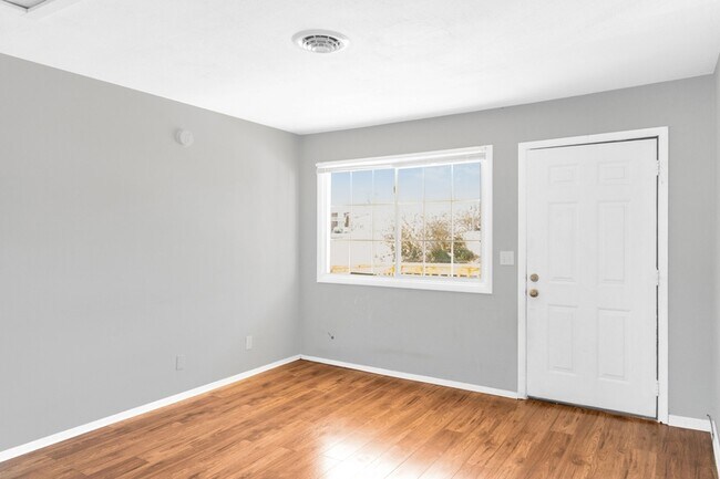 Foto del edificio - 707 Carter Sells Rd