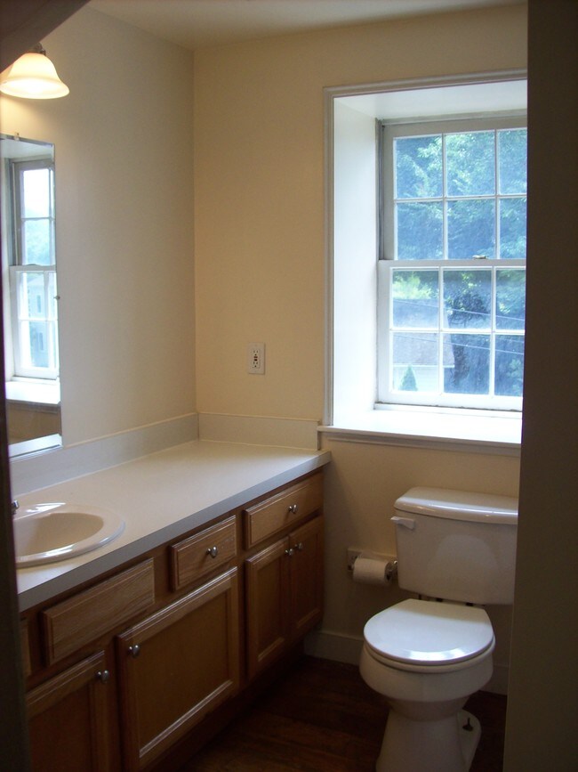 Building Photo - 802 Oella Ave