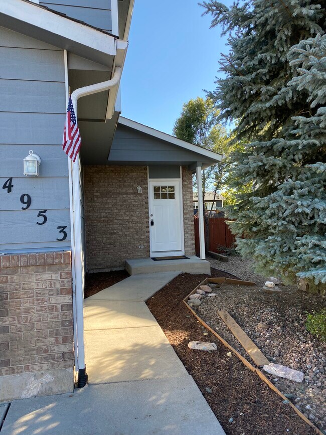 Front Door/Walkway - 4953 Witches Hollow Ln
