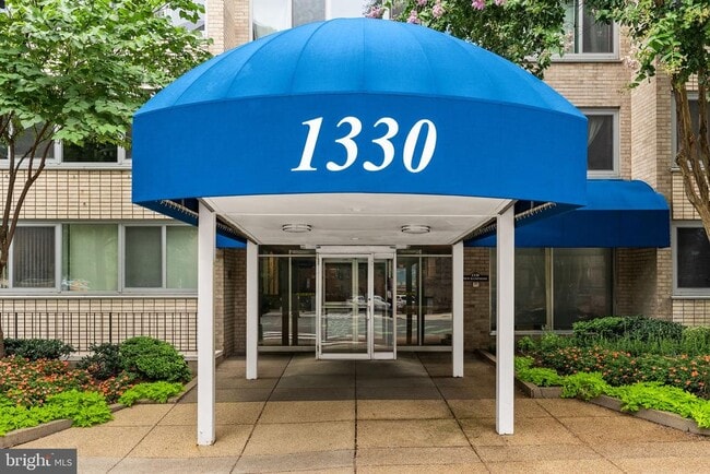 Building Photo - 1330 New Hampshire Ave NW