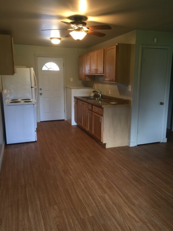 661 8th Ave E N Unit 9, Columbia Falls, MT 59912 Room for Rent in