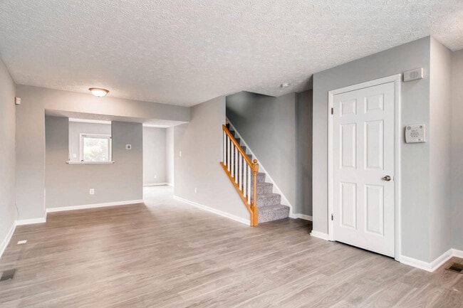 Foto del edificio - 1315 E Spring Meadow Ct