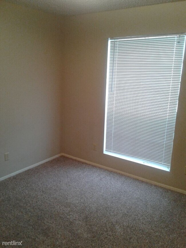 Building Photo - 3 br, 2 bath House - 3704 Saratoga Ave e.g...