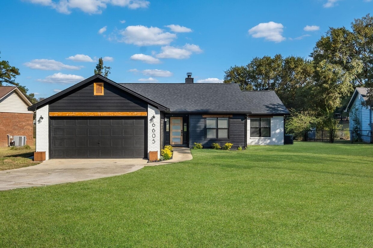 Primary Photo - 6605 Donerail Trail