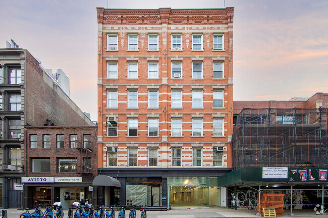 Foto del edificio - 436-442 W Broadway