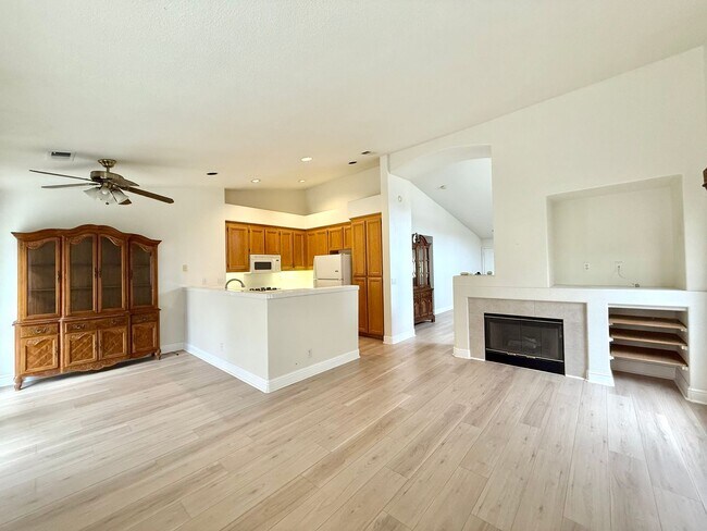 Foto del edificio - 2351 Fairhaven Dr