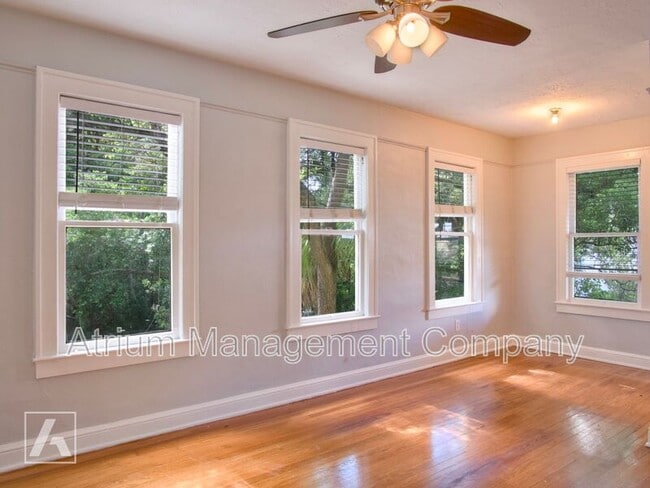 Building Photo - 813 E Concord St