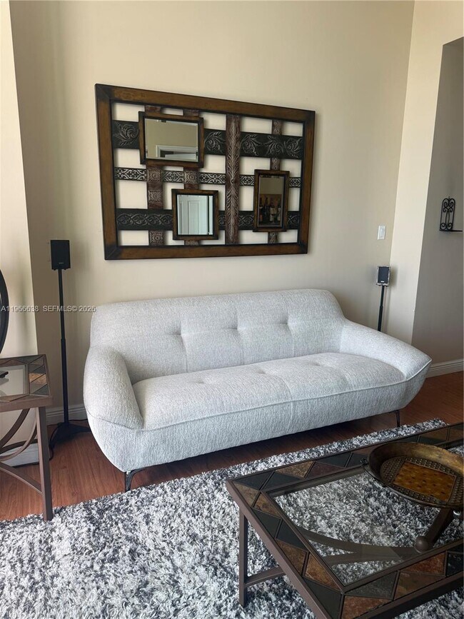 Foto del edificio - 1755 E Hallandale Beach Blvd