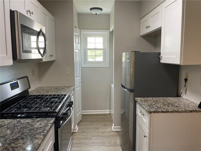 Foto del edificio - 6748 Colchester Pl NW