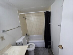 Building Photo - 595 S Royal Crest Cir