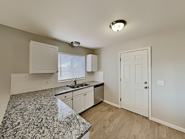 Foto del edificio - 16533 E Wyoming Dr