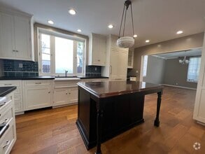 Building Photo - 803 Schumacher Dr