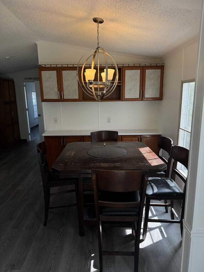 Foto del edificio - 14004 Duncum St