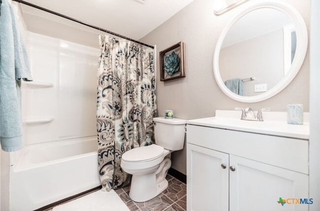 Foto del edificio - Updated townhome