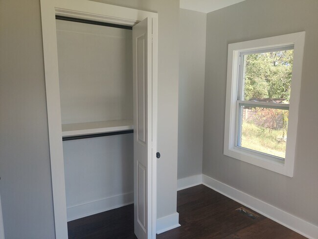 Building Photo - Updated 2 bed/2bth in Madison TN