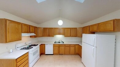 Building Photo - 306 S 13th St