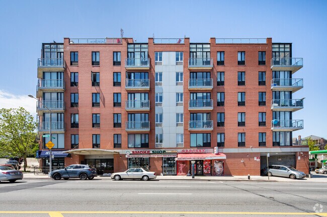 Foto del edificio - 60-70 Woodhaven Blvd