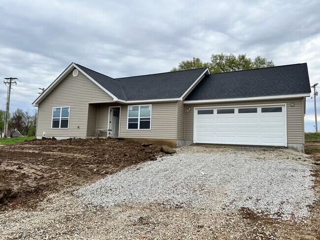 Building Photo - 916 Lakeway Drive