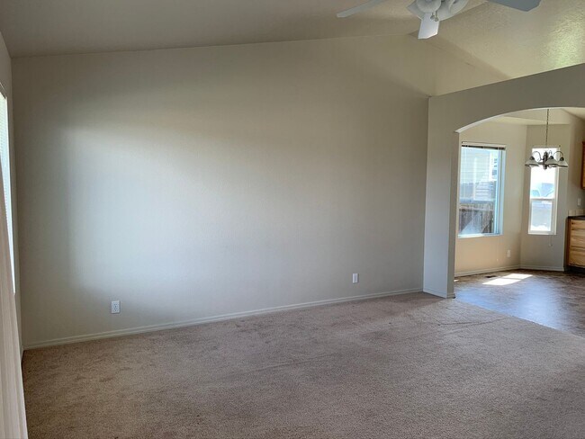 Foto del edificio - Adorable 3 bed 2 bath home in a quite Cald...