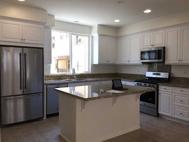 Building Photo - Townhouse for lease in Eastvale