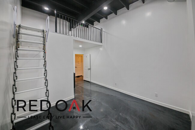 Foto del edificio - Welcome to this Charming Studio Loft with ...