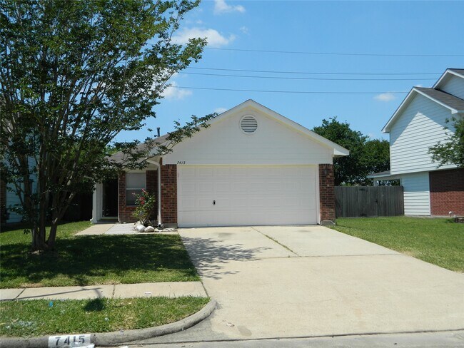 Foto del edificio - 7415 River Pines Dr