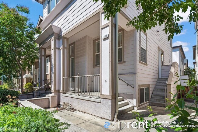 Building Photo - 3 br, 2.5 bath House - 1644 Salamoni Court...