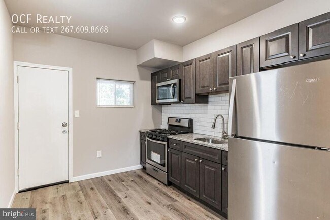 Building Photo - Newly Renovated W Philly Home