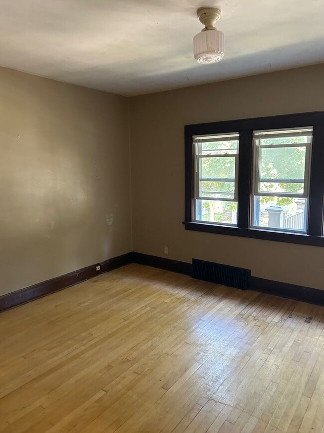 Building Photo - 2849 N Pierce St