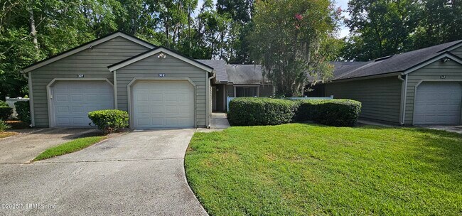 Foto del edificio - 7610 Baymeadows Cir W
