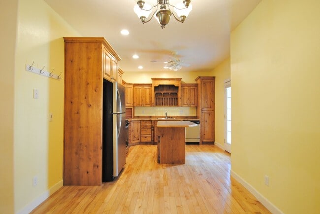 Building Photo - 1035 N 130 W
