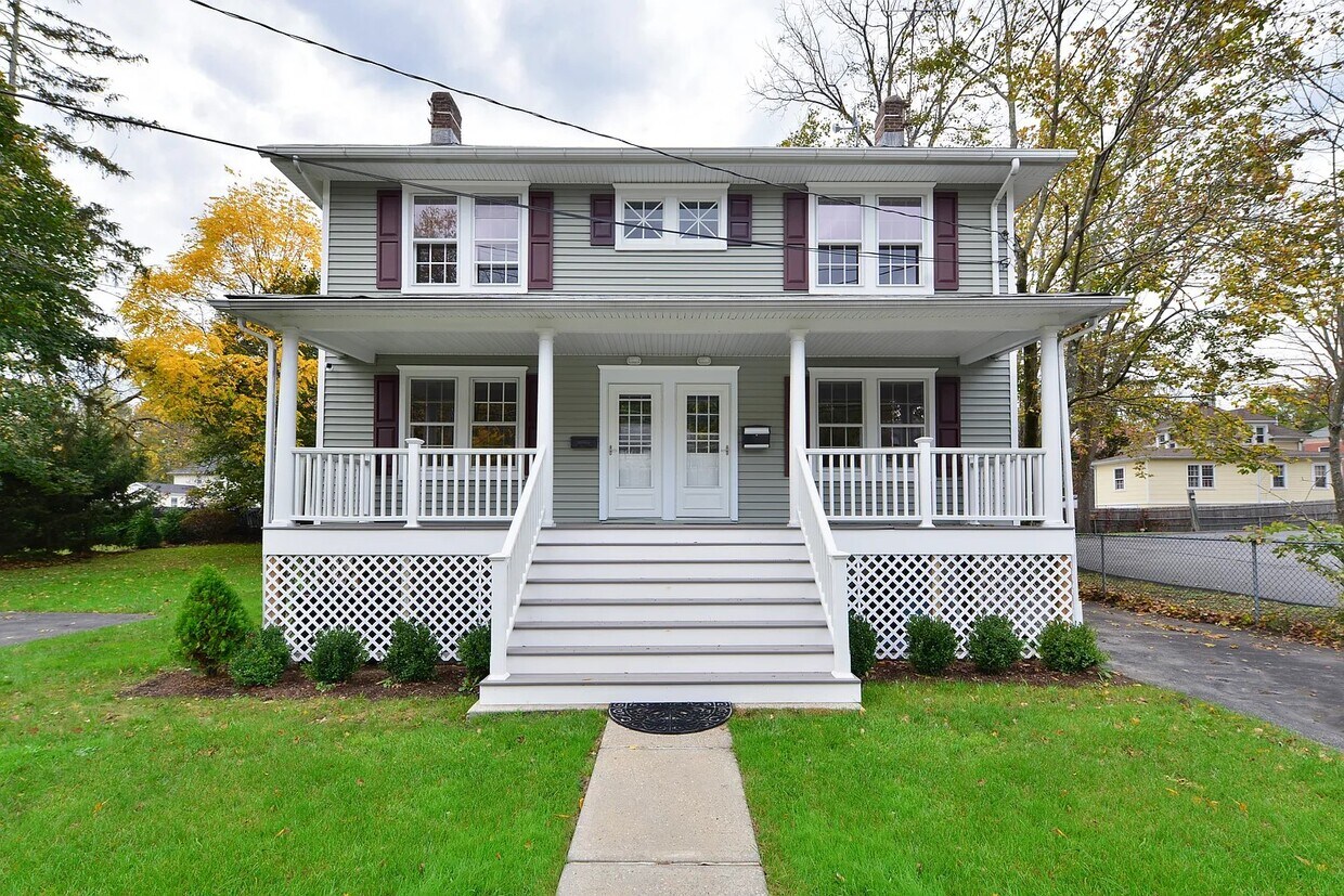 Primary Photo - 4 Elm St