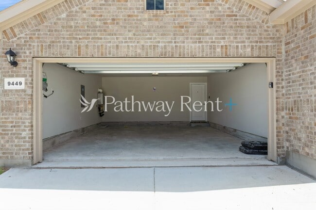 Building Photo - 9449 Mountain Pass Dr