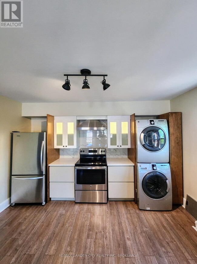 Building Photo - 75 Thomas St