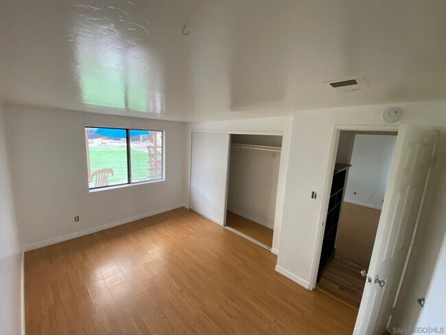 Building Photo - 864 Glencoe Dr