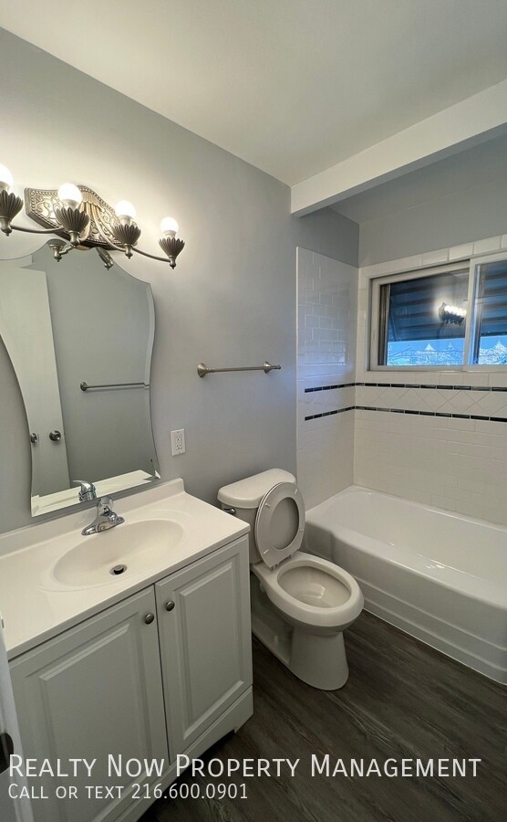 Foto del edificio - 5143 E 126th St