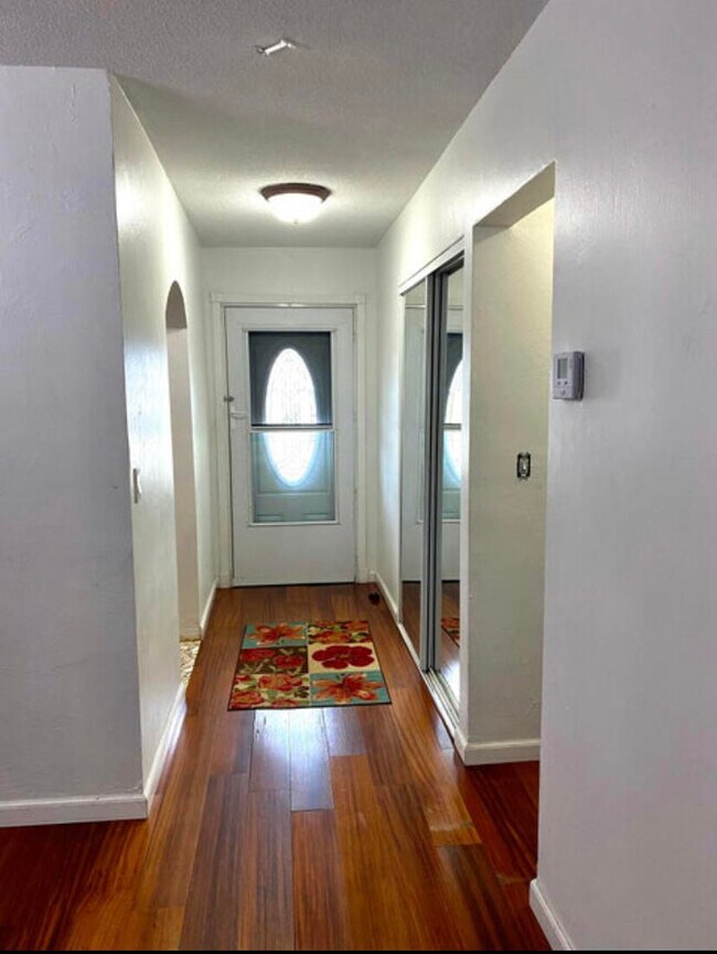 Foto del edificio - 1100 Tallwood Ave