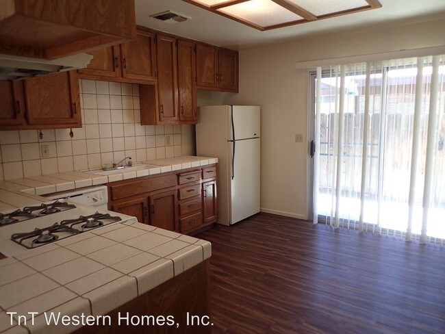 Foto del edificio - 1009 W Atkins Ave