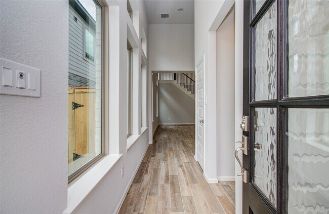 Building Photo - 10731 Aquila Star Dr