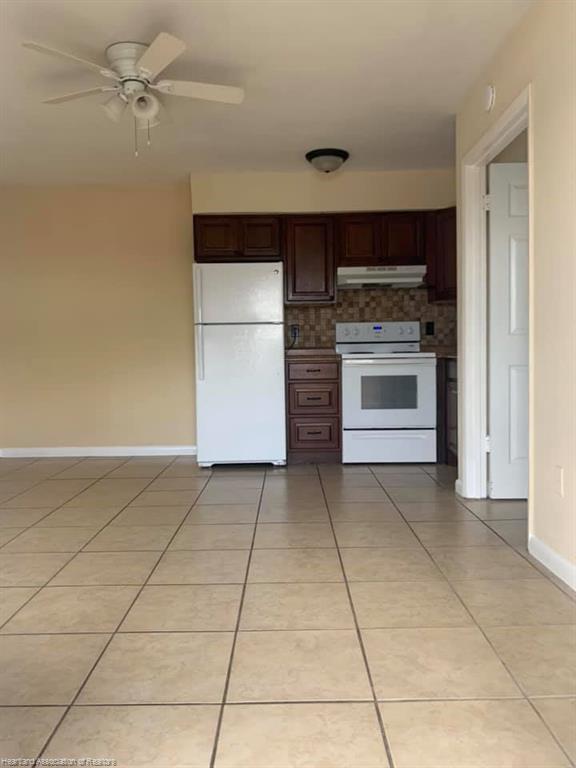 Building Photo - 3012 FL-17