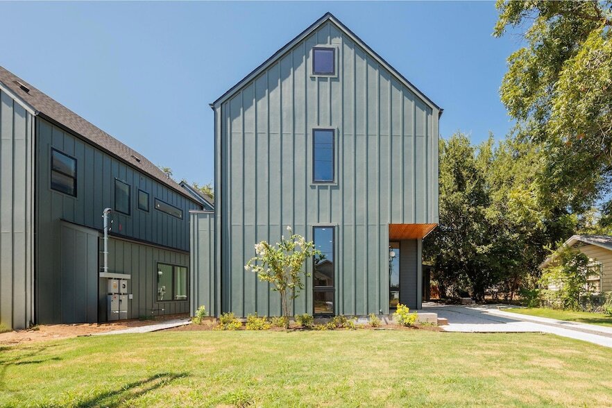 Foto principal - 6315 Del Monte Rd