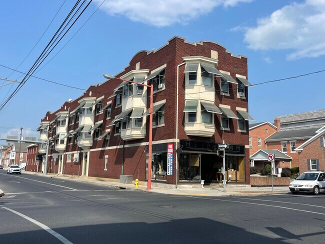 Building Photo - 3 E Chestnut St