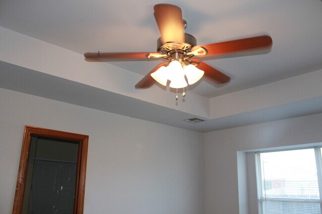 Foto del edificio - Loads of Room! 3 beds & Den! Storm Shelter!