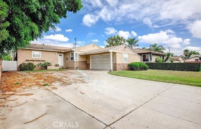 Building Photo - 14909 Pemberton Dr
