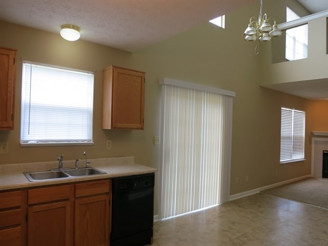 Building Photo - 13920 Bruddy Dr